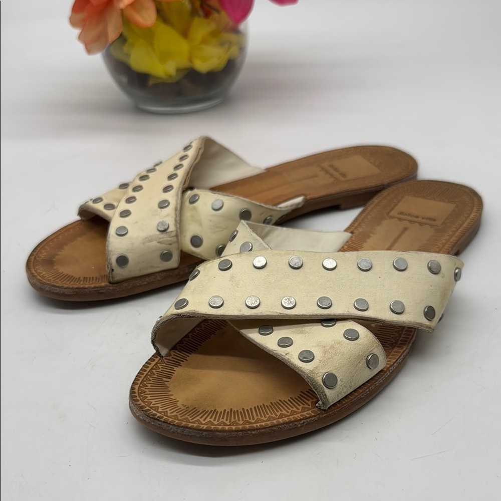 Dolce Vita Cream Silver Crisscross Sandals Size 7 MCS8116N